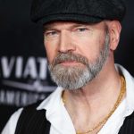 Tyler Mane Idap Kanker Payudara, Bagikan Momen Kemoterapi Pertama
