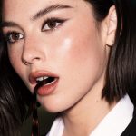 Gracie Abrams Rilis Album Ketiga dengan 16 Lagu Emosional Bertajuk Daughter From Hell