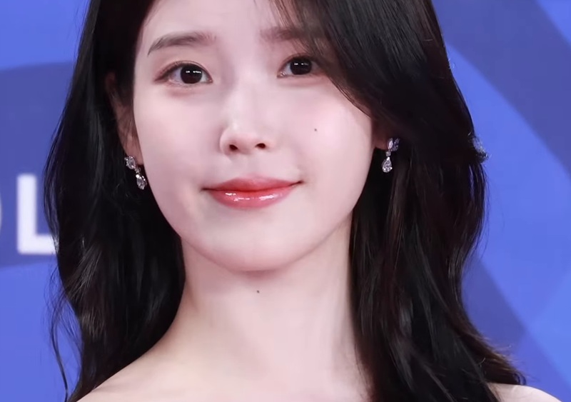 IU Tunda Konser dan Comeback Usai Alami Gangguan Patulous Eustachian 1 IU Tunda Konser dan Comeback Usai Alami Gangguan Patulous Eustachian