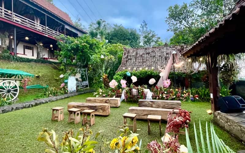 Menikmati Senja dan Kuliner Lezat di Lisung Dulang Resto Bandung 1 Menikmati Senja dan Kuliner Lezat di Lisung Dulang Resto Bandung