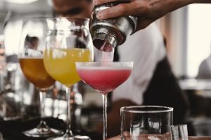 The Platform Lounge and Bar, Tawarkan Kemewahan dan Hiburan Terbaik