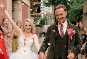 Evanna Lynch Menikah dengan Denis Skinner, Hanya Dihadiri 20 Orang Terdekat