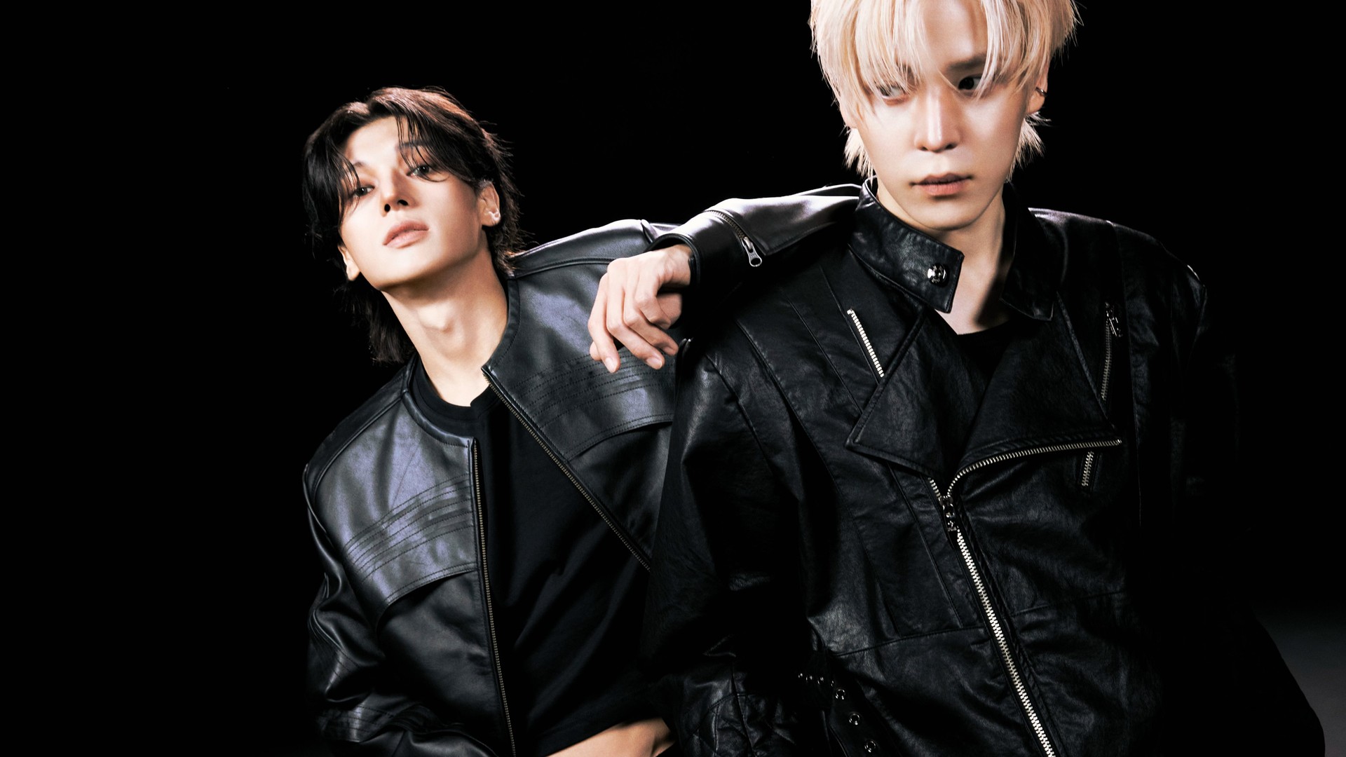 Hongjoong dan Yunho ATEEZ dalam konsep foto GOLDEN HOUR Part.6