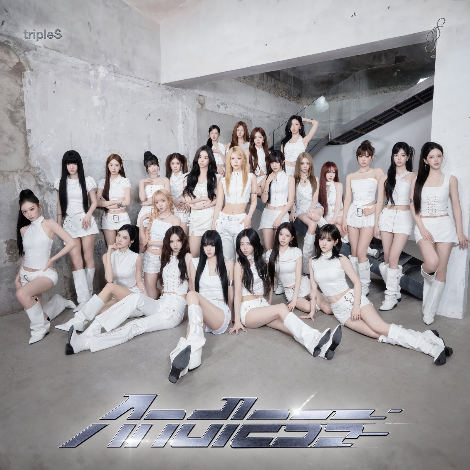 Foto sampul album tripleS ASSEMBLE26 LOVE&POP pt.2 dengan seluruh member