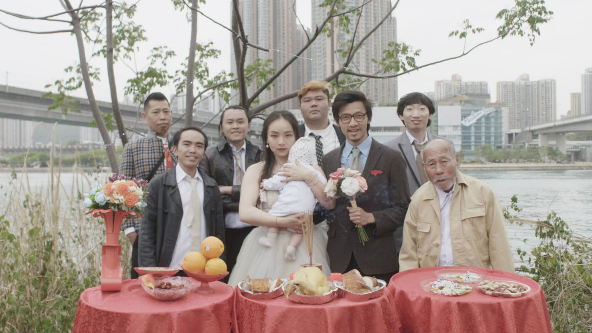 Sinopsis Three Husbands: Film Hong Kong Fruit Chan, Cast, dan Kritik Sosial 4 Adegan pernikahan Mui dalam film Three Husbands