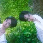 Jeonghan dan Joshua SEVENTEEN dalam foto konsep DREAMSCAPE