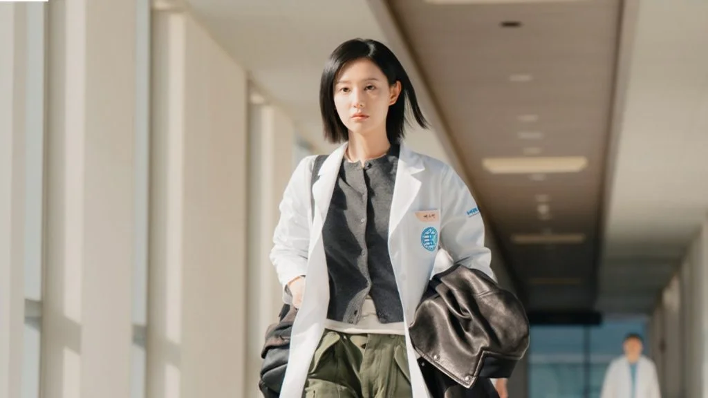 Rating Doctor X Tembus 15,1 Persen, Naik Tiga Episode Berturut-turut 1 Kim Ji-won sebagai Gye Su-jeong di Doctor X: Mafia in White