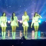 Konser K-pop di panggung besar