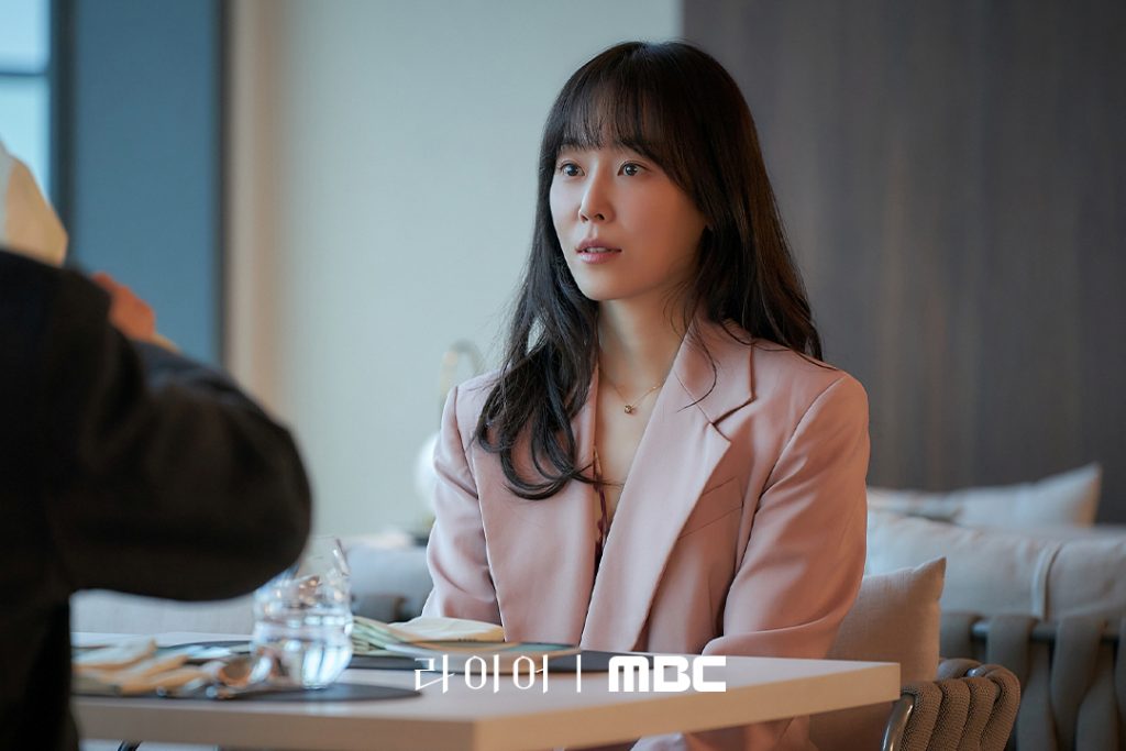 The Perfect Lie: Jadwal Tayang, Sinopsis, dan Pemain Drakor Yoo Yeon-seok–Seo Hyun-jin 6 Seo Hyun-jin sebagai Kang Ji-sun dalam The Perfect Lie