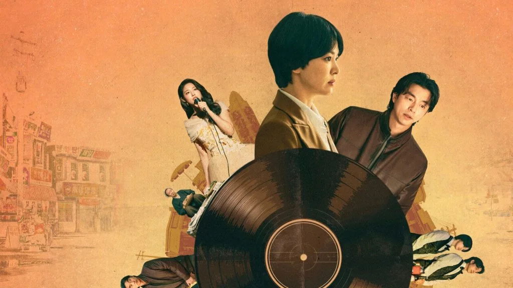 Poster key art serial Tantara dengan piringan hitam, Song Hye-kyo, Gong Yoo, dan para pemain lain