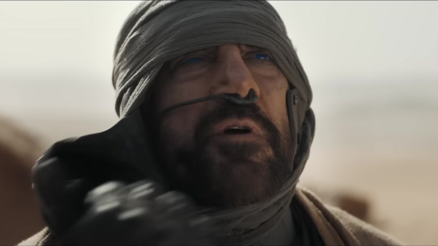 Urutan Nonton Dune Part 1, 2, dan 3 Versi Denis Villeneuve 3 Javier Bardem sebagai Stilgar dengan mata biru Fremen dalam Dune Part One