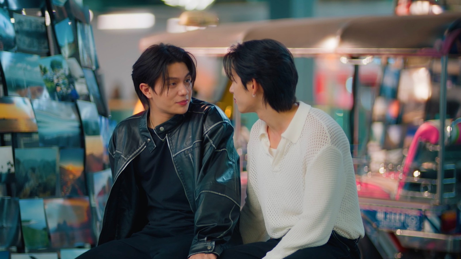 Dean dan Moth dalam episode 8 serial You Maniac GMMTV